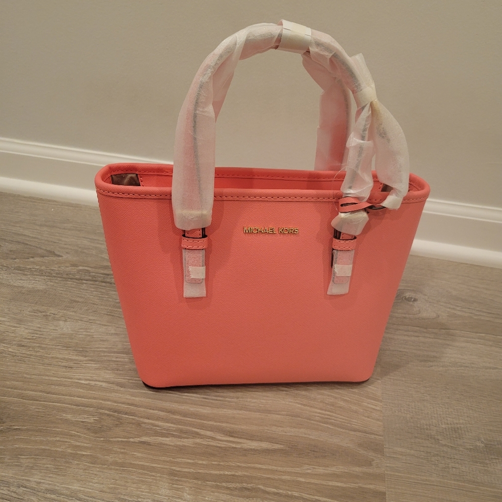 Michael Kors Tote Bag - Picture 6 of 10